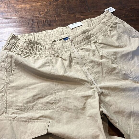 Old Navy Tan High Rise Jogger, size XL - Picture 2 of 9